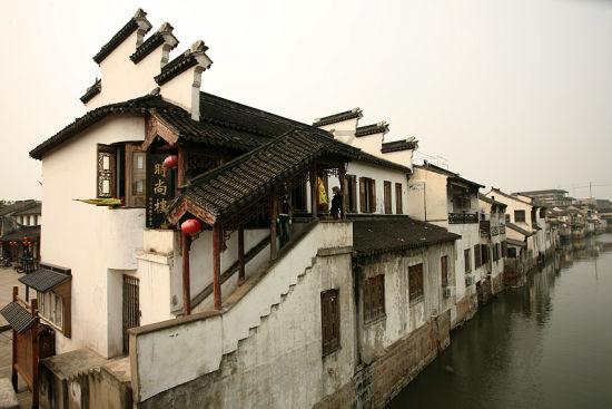 太平洋保险交了两年8000左右，现在不想交了能退多少钱，怎么退？游戏画面